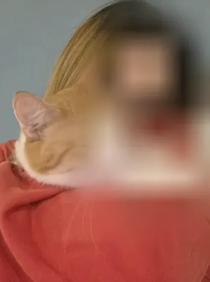 Amira, 29