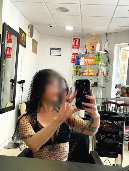 Annika, 33