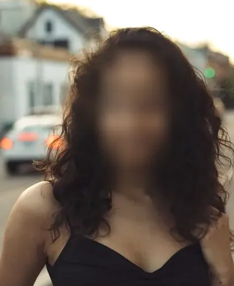 Diana, 27