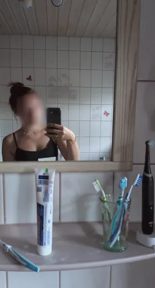Jasmin, 18