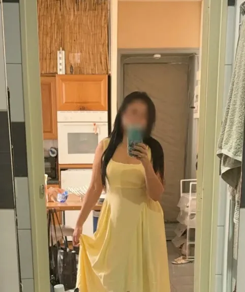 Nadja, 32
