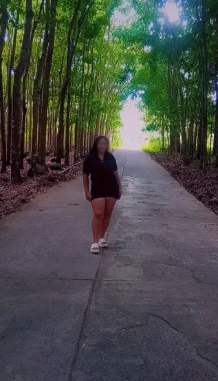 Selina, 23