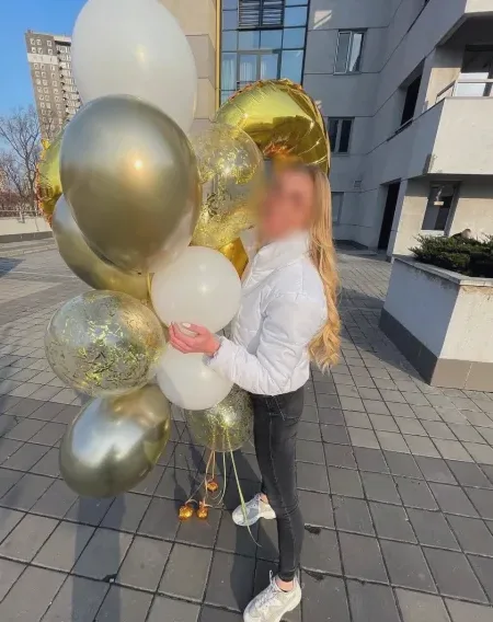 Zeynep, 32